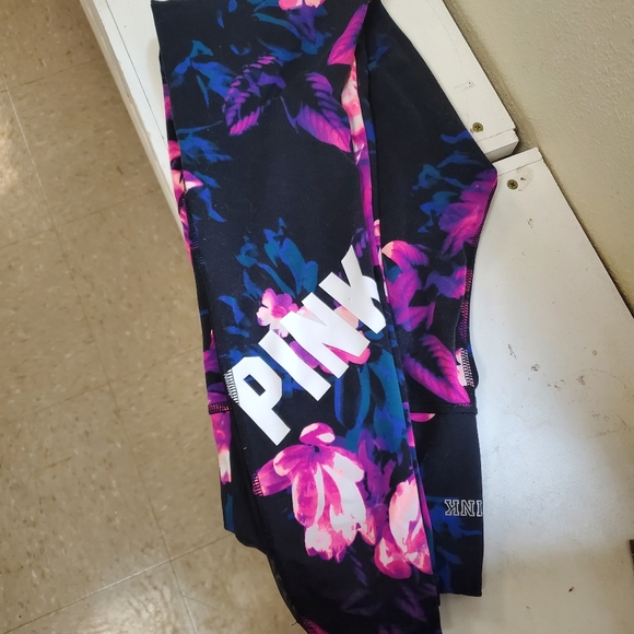 PINK Victoria's Secret Pants - Victoria Secrets leggings